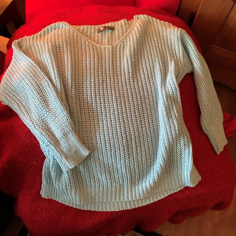 Sweater, Italy M, blue sky. 50% Cotton, 50% Acrylic.